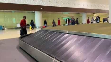 Gepäckabfertigungssystem-Am-Internationalen-Flughafen-Yogyakarta