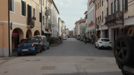 Calles-Típicas-De-La-Ciudad-Medieval-Amurallada-De-Cittadella,-Italia.