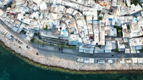 Aerial-footage-of-the-town-Parikia-on-the-island-of-Paros,-one-of-the-many-Cyclades-Islands-in-the-Aegean-Sea
