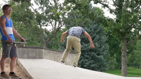 Skateboard-maneuver-on-a-ledge