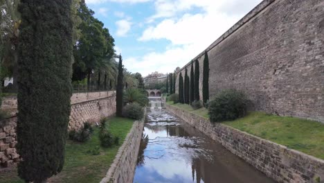 Urban-City-Landscape-On-River-Riera-Next-To-Ballad-De-Sant-Pere-In-Palma-De-Mallorca,-Spain