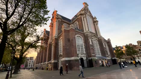 Iglesia-Westerkerk-En-Amsterdam,-Monumento-Histórico-Y-Edificio-Religioso.