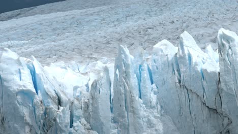 Imágenes-En-El-Glaciar-Perito-Moreno,-El-Glaciar-Más-Emblemático-Del-Mundo.