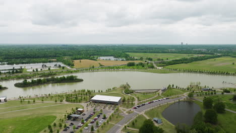 A-Comprehensive-View-of-Shelby-Farms-in-Shelby-County,-Tennessee,-United-States---Tilt-Down-Shot