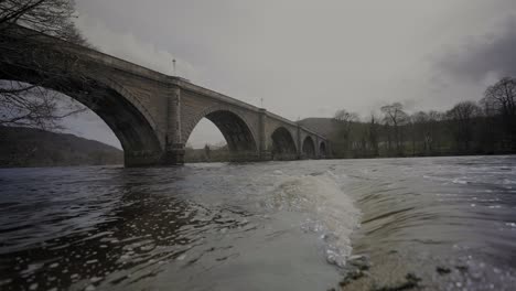 Dunkeld-Bridge-In-Schottland,-Großbritannien
