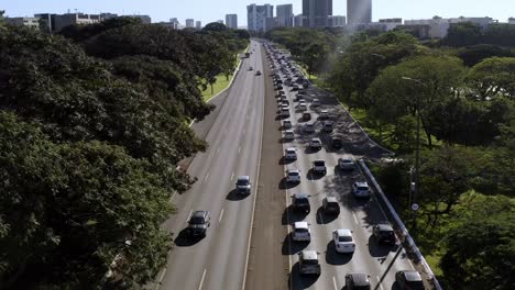Working-day-coming-to-an-end,-people-heading-home-into-Brasilia-City