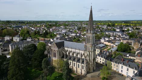 Iglesia-De-Saint-remi-O-Saint-remy,-Château-gontier-En-Francia