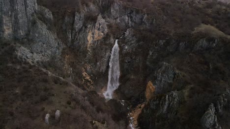 Skakavica-waterfall