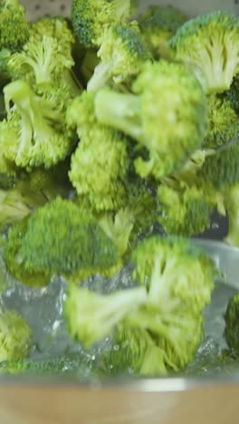 Moist-fresh-Broccoli-chunks-cleaning-up-for-cooking