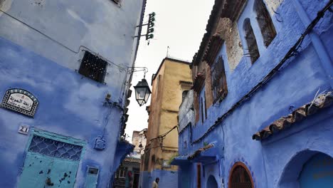 Chefchaouen,-Marokko-Blaue-Stadt-Medina-An-Einem-Trüben-Tag-Mit-Regen