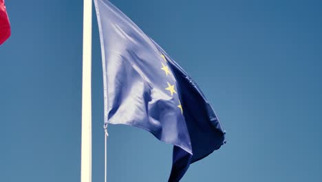 Flagge-Der-Europäischen-Union-Weht-In-Der-Luft
