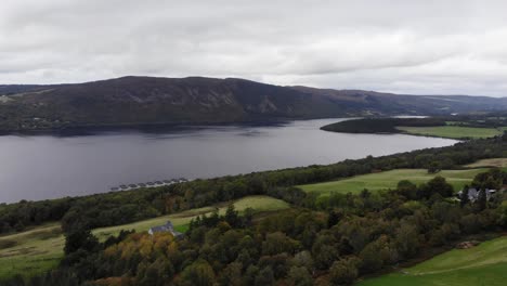 Luftaufnahme-Von-Loch-Ness-Im-Schottischen-Hochland