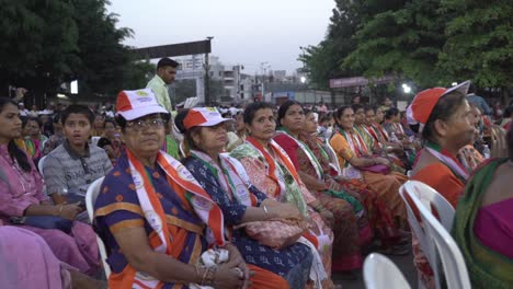 Las-Mujeres-Partidarias-Y-Votantes-Que-Participan-En-La-Campaña-Electoral-De-Lok-Sabha-Por-Uddhav-Thackeray-En-El-Terreno-Universitario-De-Warje