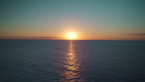 Sunset-on-horizon-of-ocean-with-venus-belt-and-sun-light