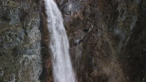 Skakavica-Ist-Ein-Wasserfall-In-Südeuropa,-In-Montenegro