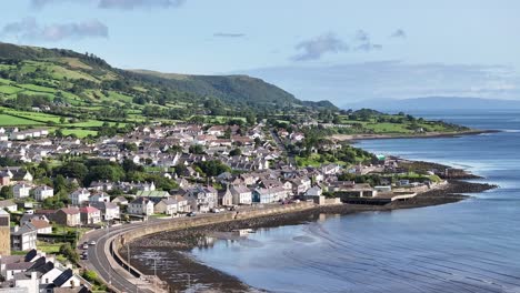 Carnlough-En-La-Carretera-De-La-Costa-De-Antrim-En-Irlanda-Del-Norte