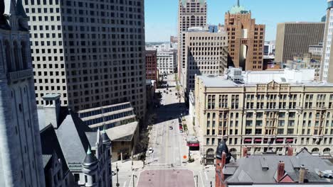 Aerial-4K:-Downtown-Milwaukee-Street-Scene-And-Cityscape