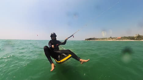 Kite-Foiling-Sitting-Down