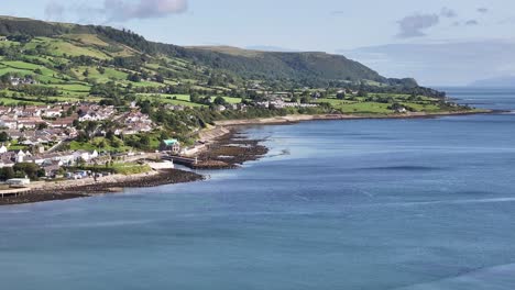 Carnlough-En-La-Carretera-De-La-Costa-De-Antrim-En-Irlanda-Del-Norte