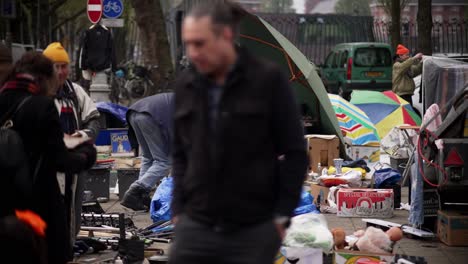 Amsterdamer-Flohmarkt-Flohmarktszene-Während-Des-Königstags-Im-Alten-Südviertel