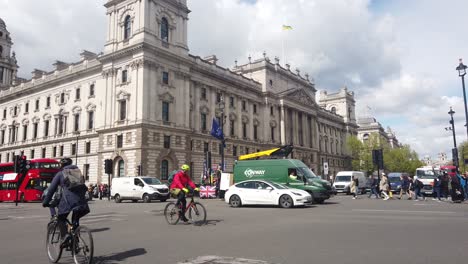 Tráfico-Intenso-En-La-Ciudad-De-Westminster.