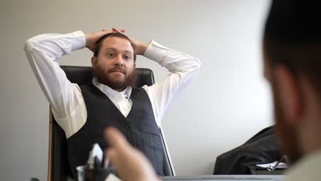 A-hassidic-jew--in-a-business-meeting