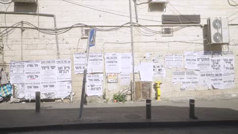 Jewish-signs-in-the-streets-of-Jerusalem-wide-shot