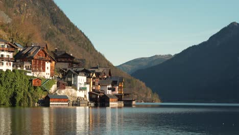 Encantadora-Ciudad-De-Hallstatt,-En-Austria