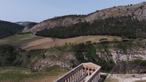 Aerial-Pullback-Reveals-Temple-of-Segesta-in-Sicily,-Italy