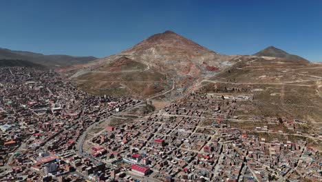 Potosi,-Südamerikanische-Stadt,-Bolivien,-Silbermine,-Landeswährung,-Bolivianische-Bergbaustadt-Potosi,-Drohnen-Luftaufnahme