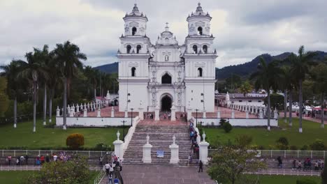 Drohnenaufnahme-Der-Basilika-Esquipulas-Chiquimula-Guatemala