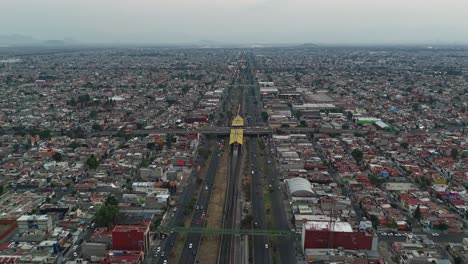 Panorámica-Hiperlapso,-Vista-Aérea-Del-Barrio-Ecatepec,-Suburbios-Cdmx