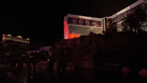 Die-Vulkan-Feuershow-Im-Mirage-Casino-Resort-Hotel-In-Las-Vegas,-USA