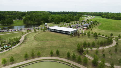 Edificio-Del-Centro-De-Información-Turística-En-Shelby-Farms-Park-En-Memphis,-Tennessee,-EE.UU.