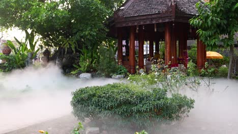 Vista-Tranquila-Y-Cinematográfica-Del-Templo-Budista-Tradicional-En-Tailandia.