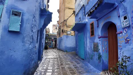 Medina-old-town-Chefchaouen-city-in-North-Morocco-walking-point-of-view