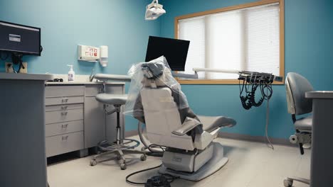 wide-push-in-shot-of-a-dental-office-or-teeth-cleaning-room