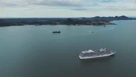 A-cruise-ship-sailing-in-Babitonga-bay,-Santa-Catarina