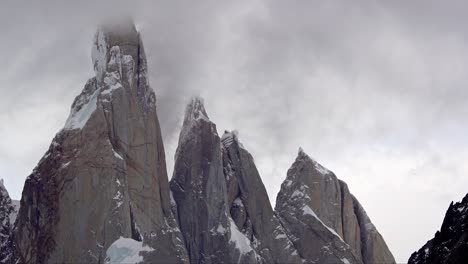 Zeitraffer-Von-Cerro-Torre,-Egger-Und-Standhardt