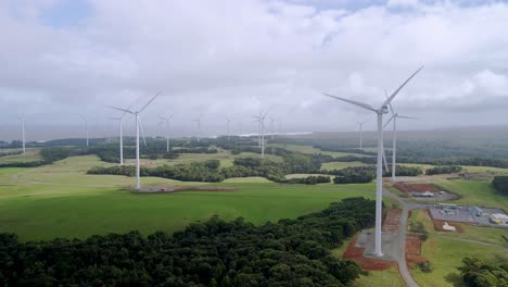 Parque-Eólico-De-Energía-Renovable-Con-Vista-Aérea-De-Hélices-Giratorias-En-Tasmania,-Australia