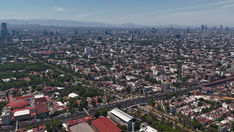 Hiperlapso-Por-Imágenes-De-Drone-Captura-Vista-De-Las-Avenidas-Al-Sur-De-La-Cdmx