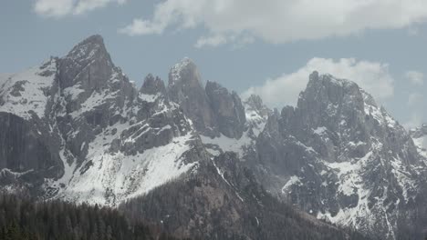 Clouds-And-Rugged-Peaks-Of-Dolomite-Mountains-In-Northeastern-Italy