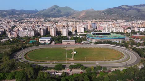 El-Retroceso-Aéreo-Revela-El-Hipódromo-Favorito-En-La-Capital-De-Sicilia