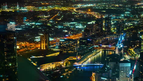 Timelapse,-Distrito-Del-Centro-De-Melbourne,-Australia-Por-La-Noche,-Colores-Llamativos,-Edificios-Y-Tráfico-Callejero