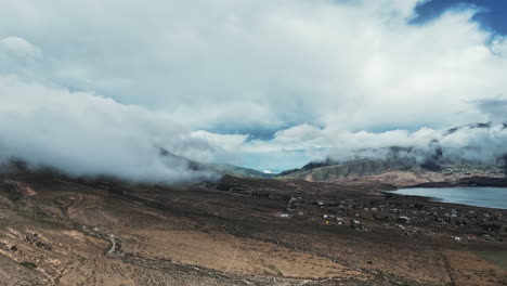 Hyperlapse-captured-by-drone-showcases-the-stunning-beauty-of-Tafí-del-Valle-Valley-in-Tucumán,-Argentina,-on-a-cloudy-day