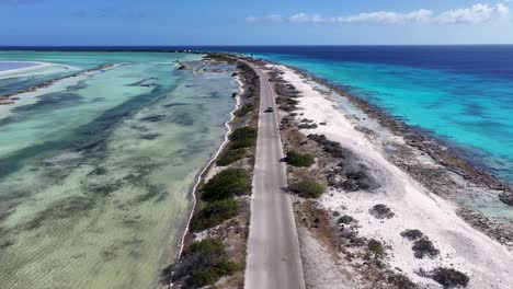 Karibische-Straße-Am-Kralendijk-In-Bonaire,-Niederländische-Antillen