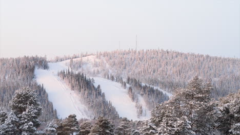 Statische-Aufnahme-Einer-Ski--Und-Snowboardpiste-In-Arvidsjaur,-Lappland,-Schweden