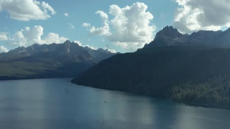 Drone-footage-of-Redfish-lake-and-sawtooth-mountains-in-Idaho