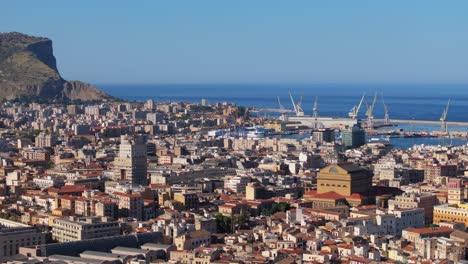 Antenne-Rückzug-Weg-Von-Der-Innenstadt-Von-Palermo,-Sizilien,-Italien