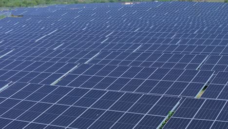Paneles-Solares-En-Parque-Fotovoltaico
